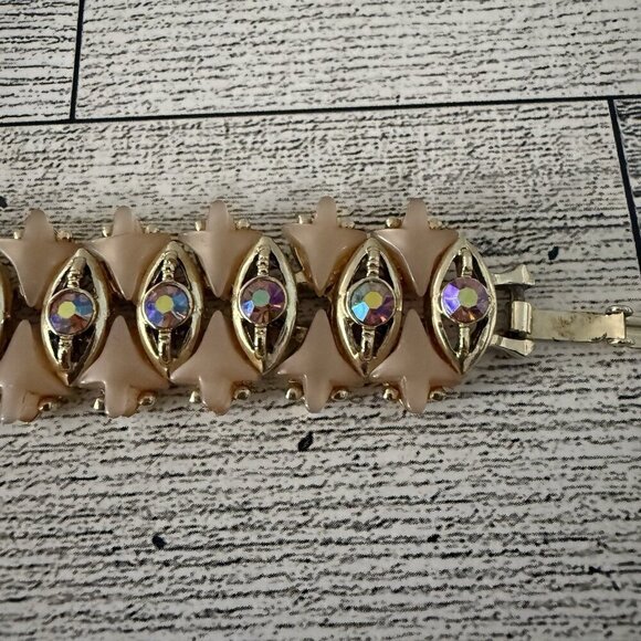 Vintage AB Rhinestone Gold Tone Thermoset Lucite Link Bracelet Collector’s Item - Picture 4 of 7
